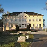 16, Herrenhaus Blengow, Lindenallee 21, Ostseebad