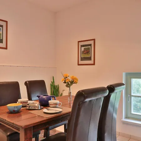 16, Herrenhaus Blengow, Lindenallee 21, Ostseebad
