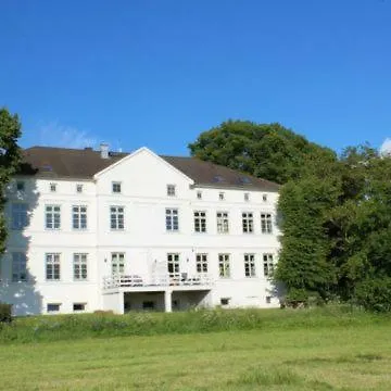 16, Herrenhaus Blengow, Lindenallee 21 Апартаменты