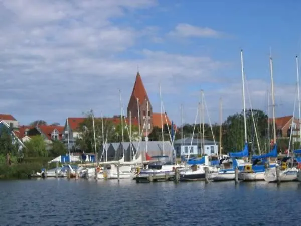 16, Herrenhaus Blengow, Lindenallee 21, Ostseebad * Rerik